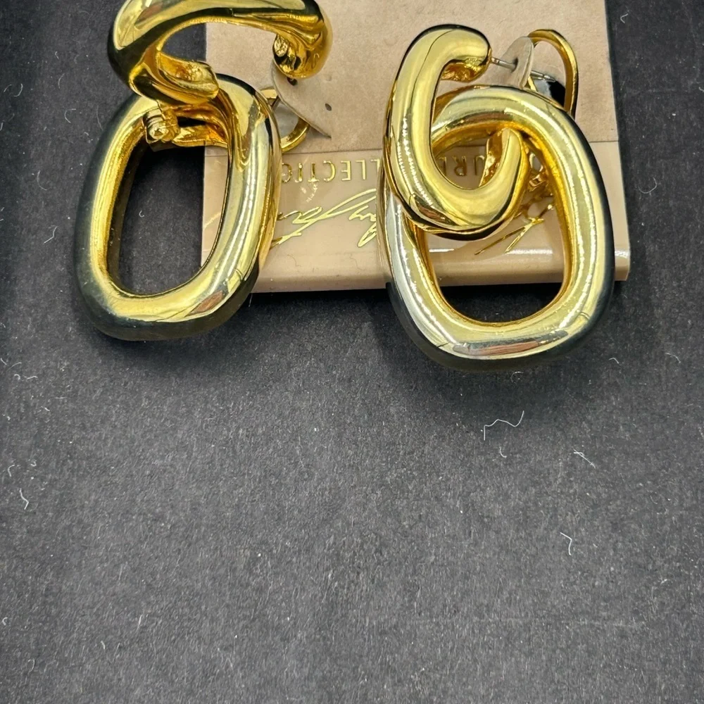 Women's Kenneth Jay Lane couture doorknocker style gold plated earrings - Picture 4 of 5